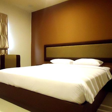 Hotel Olive Tangerang Exterior photo