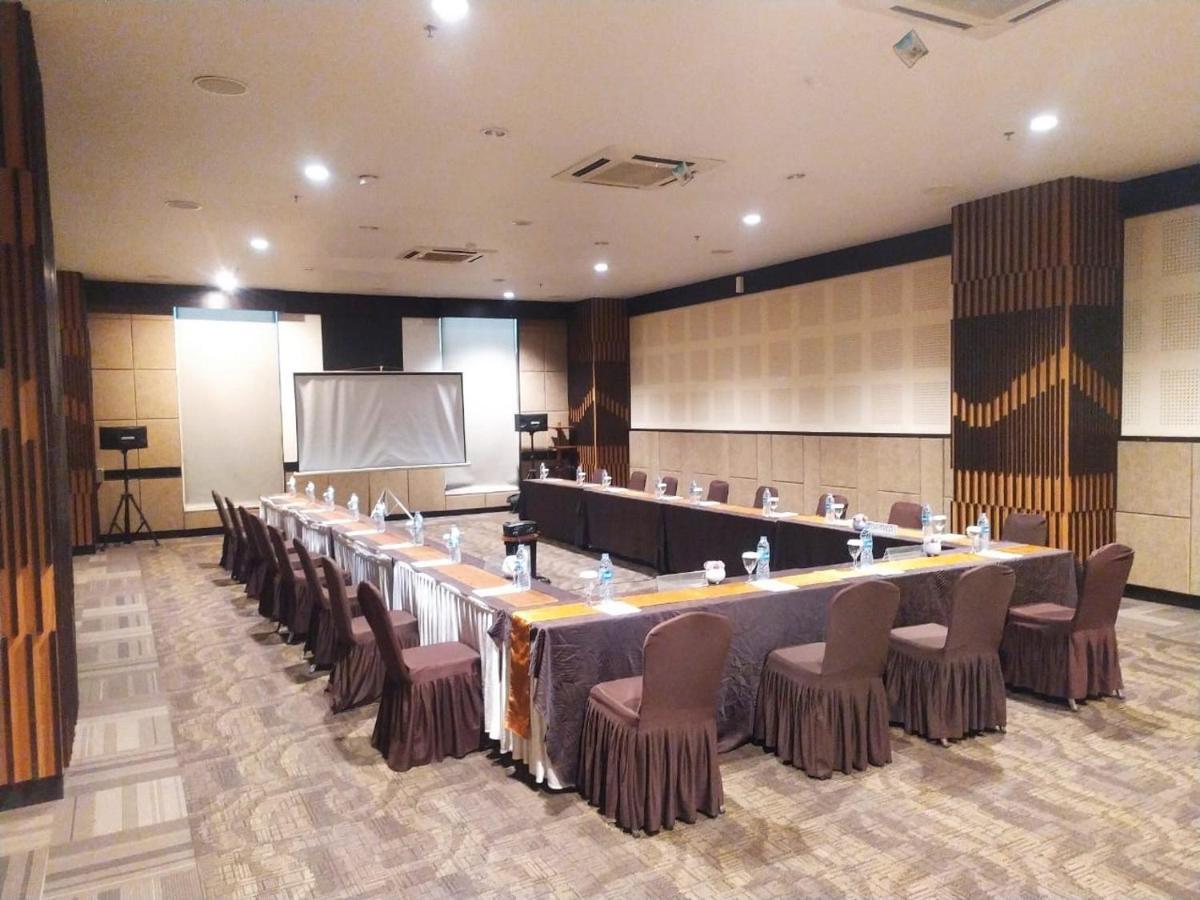 Hotel Olive Tangerang Exterior photo