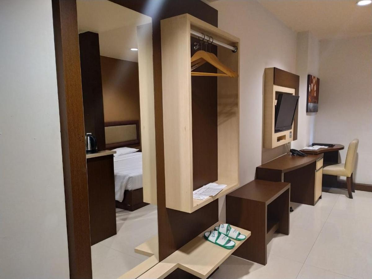 Hotel Olive Tangerang Exterior photo